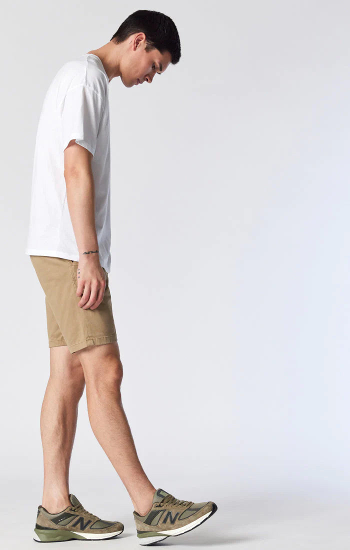 Noah 9" Inseam Shorts
Mid Rise | British Khaki Twill
