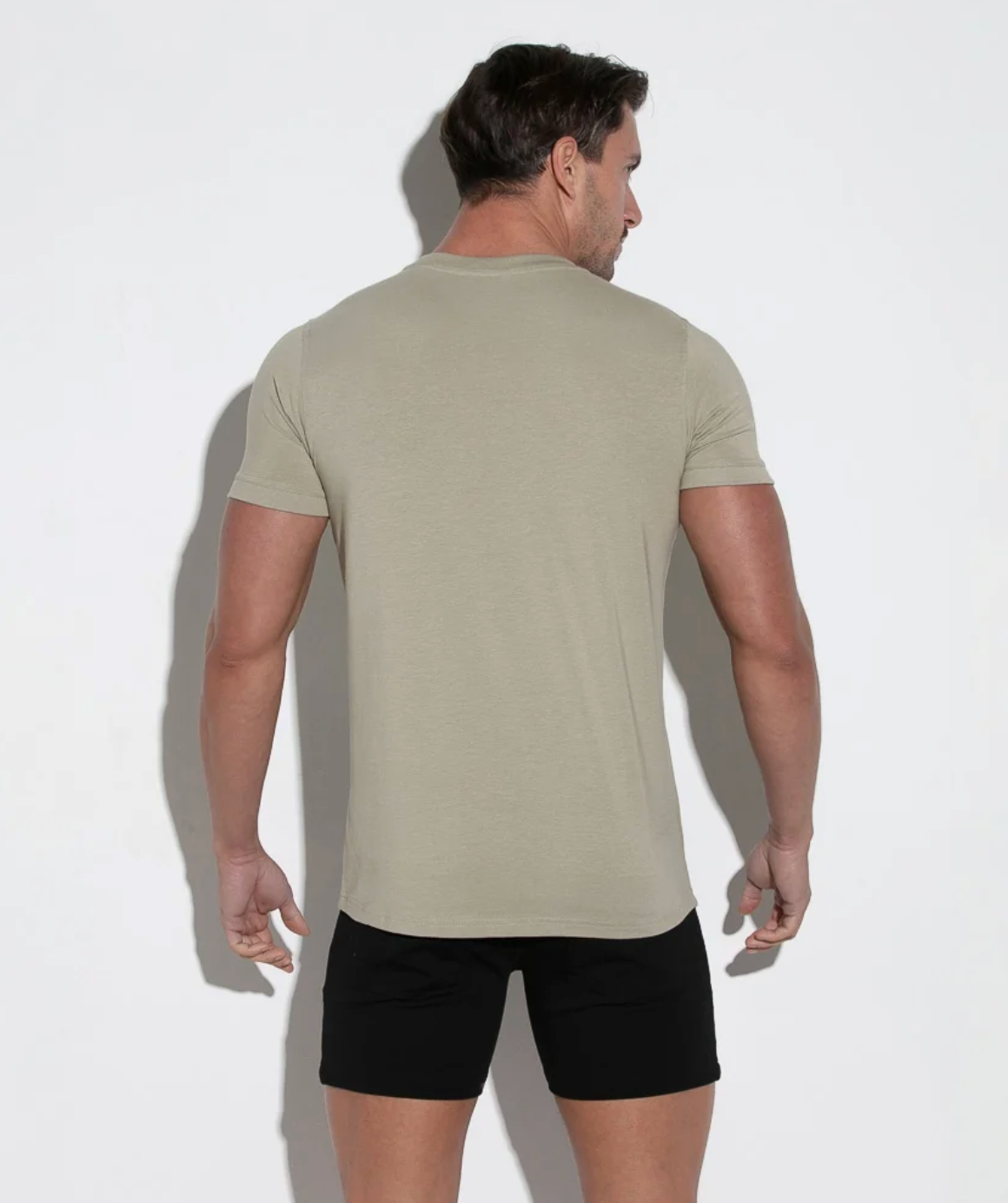 ESSENTIAL T-SHIRT